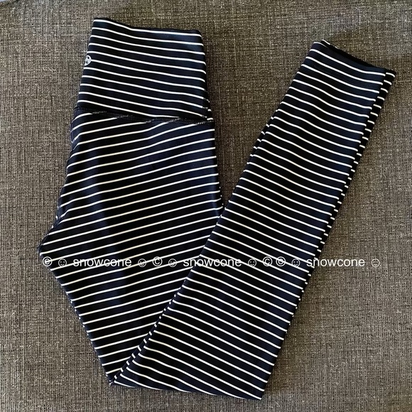 Lululemon Wunder Under High-Rise Tight *Luxtreme 25”
Parallel Stripe Black - Picture 5 of 16